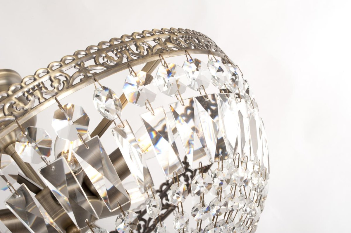 Classic Ø45 Latón antiguo cristal De Norrsken Design - Experimente la elegancia atemporal con esta exclusiva lámpara de techo de latón antiguo, adornada con cristal K9 de clase 1 cortado a mano.