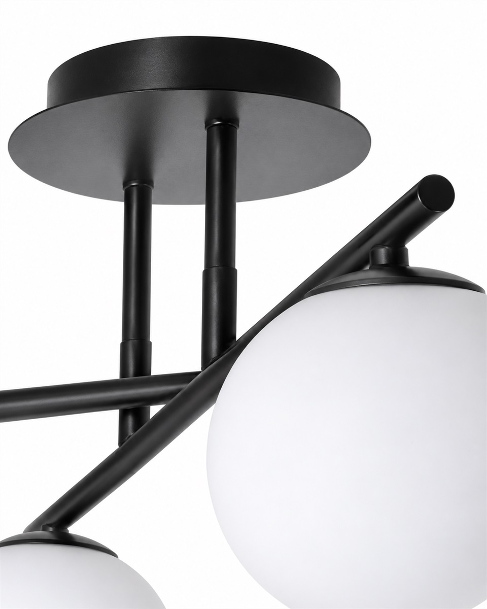 Globi 4 Ø65 En blanco y negro plafón De Nordic Lighting - Globi 4 es una moderna l&aacute;mpara de techo que ofrece un dise&ntilde;o elegante y una luz suave y agradable.