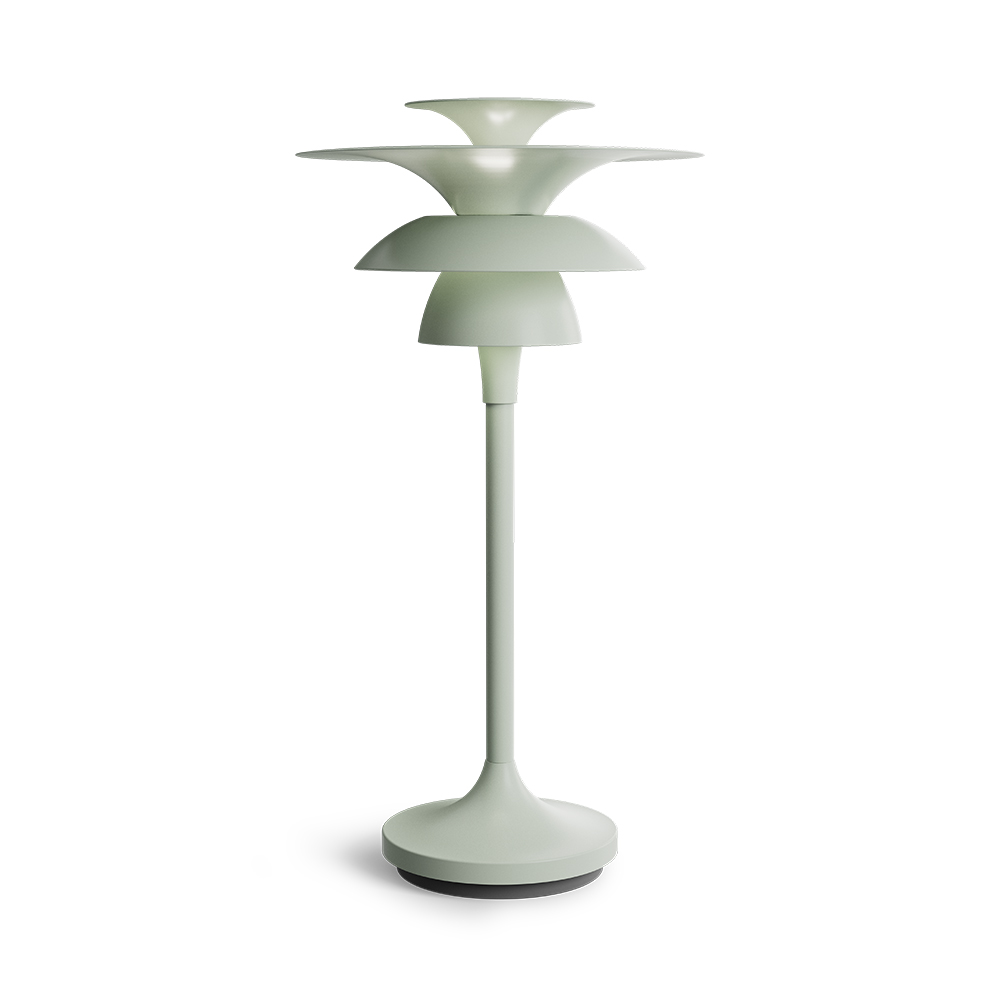 Picasso 35cm Salvia suave lámpara de mesa De Belid - La familia Picasso se compone de l&aacute;mparas colgantes, de mesa y de pie.