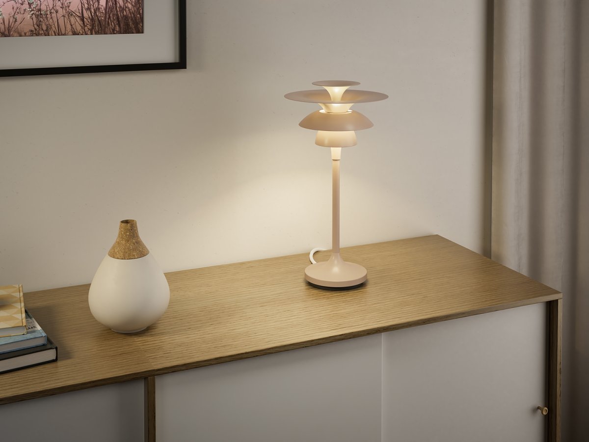 Picasso 35cm Turrón lámpara de mesa De Belid - La familia Picasso se compone de l&aacute;mparas colgantes, de mesa y de pie.