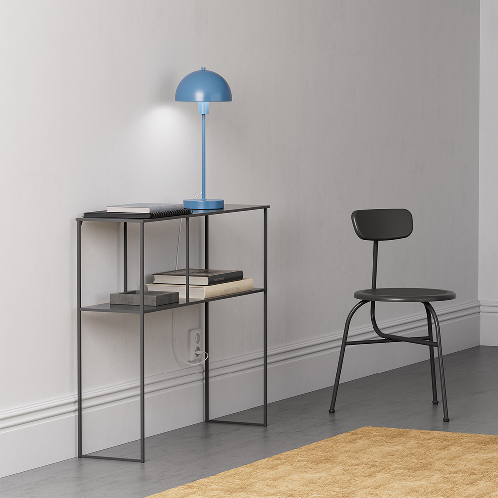 Vienda 48cm Azul lámpara de mesa De Herstal - La l&aacute;mpara de mesa Vienda con su dise&ntilde;o cl&aacute;sico y elegante permite un uso prolongado en la sala de estar.