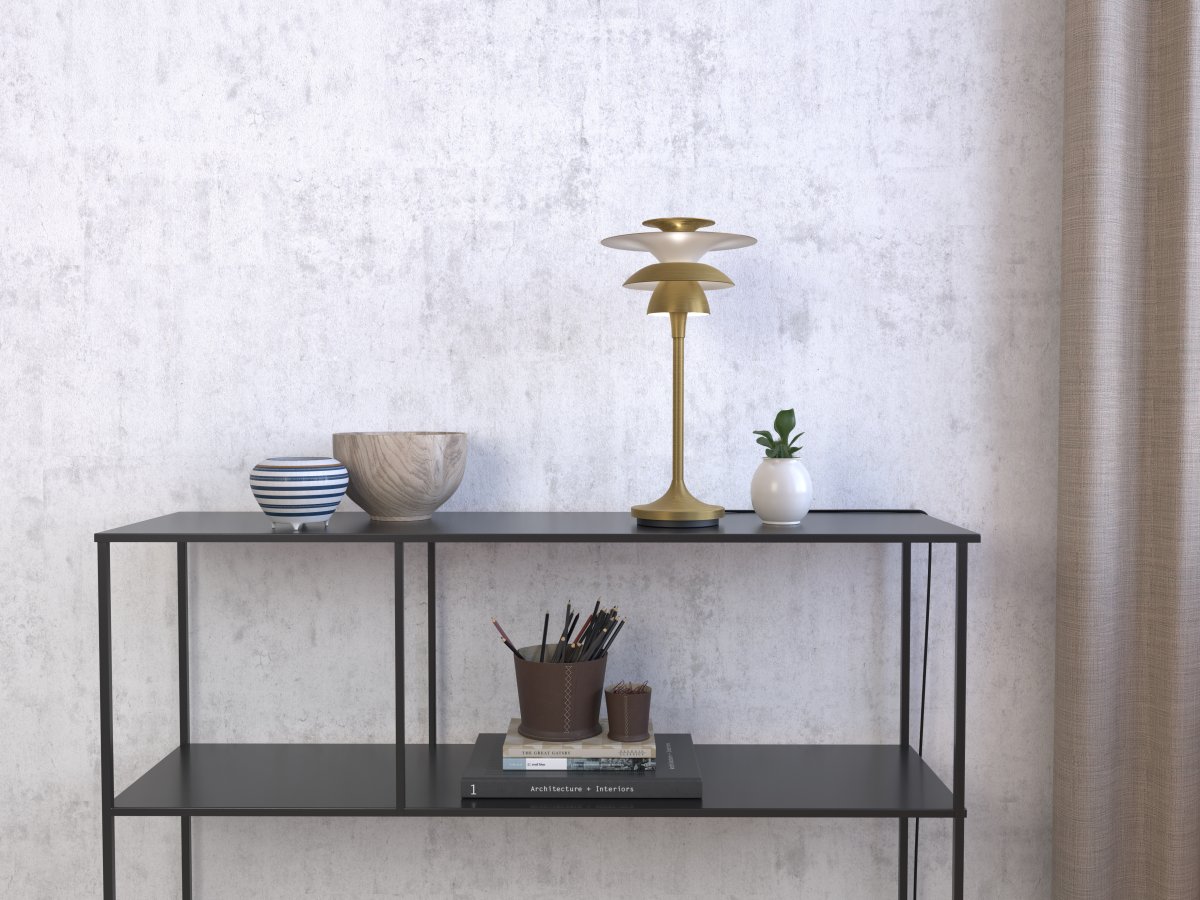 Picasso 35cm Latón lámpara de mesa De Belid - La familia Picasso se compone de l&aacute;mparas colgantes, de mesa y de pie.