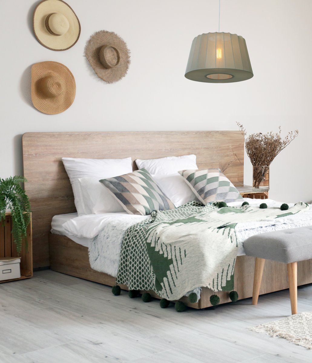 Abril Ø45 Beige Lámpas de techo De Aneta Lighting - La hermosa l&aacute;mpara de techo Abril est&aacute; recubierta de una fina tela el&aacute;stica que filtra la luz y la distribuye con suavidad por toda la estancia.