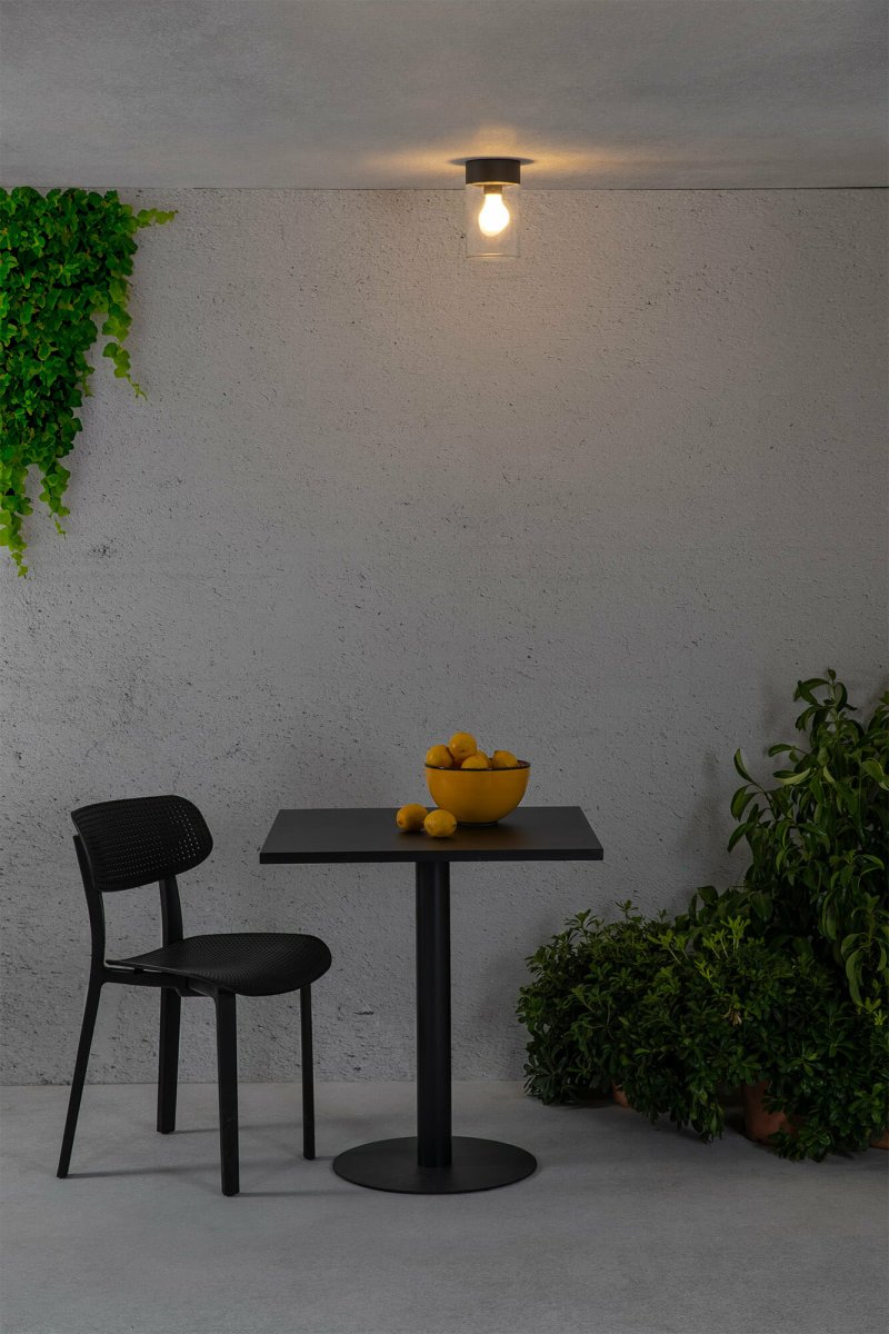 Kila Gris lámpara de exterior De Faro Barcelona - Kila es una l&aacute;mpara de exterior fabricada en aluminio y cristal con un dise&ntilde;o elegante en el que resalta el difusor semitransparente y la fuente de luz visible.