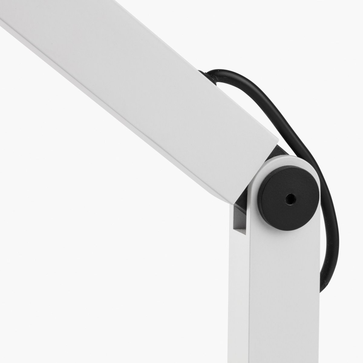 Inviting 86cm Blanco lámpara de escritorio De Faro Barcelona - El cabezal de la l&aacute;mpara se puede ajustar tanto horizontal como verticalmente seg&uacute;n sus deseos y el brillo y la temperatura de color son regulables.