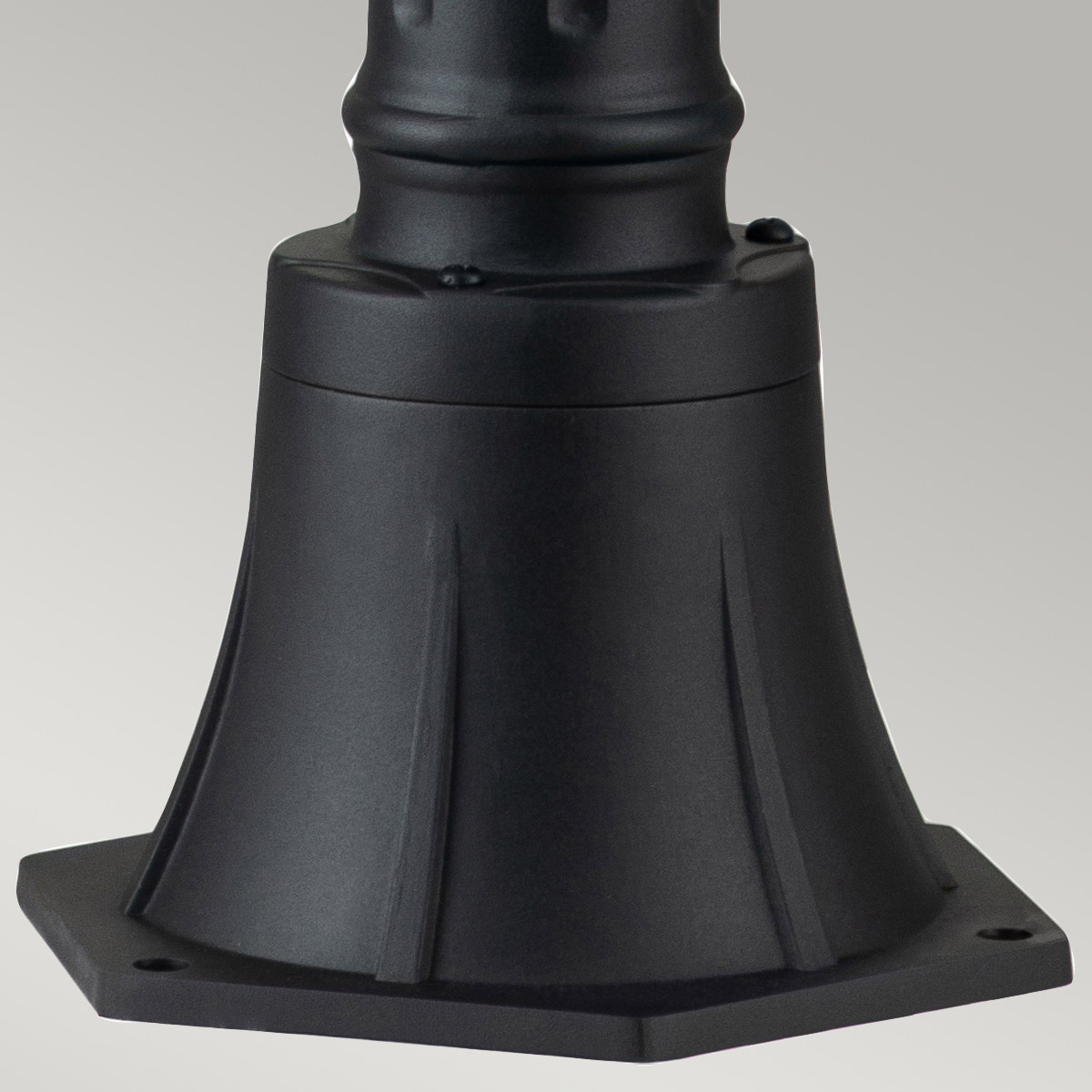 Alford Place 110cm Negro balizas De Elstead Lighting - Alford Place &auml;r en stilren och klassisk pollare som ger din entr&eacute; eller tr&auml;dg&aring;rd en elegant touch.