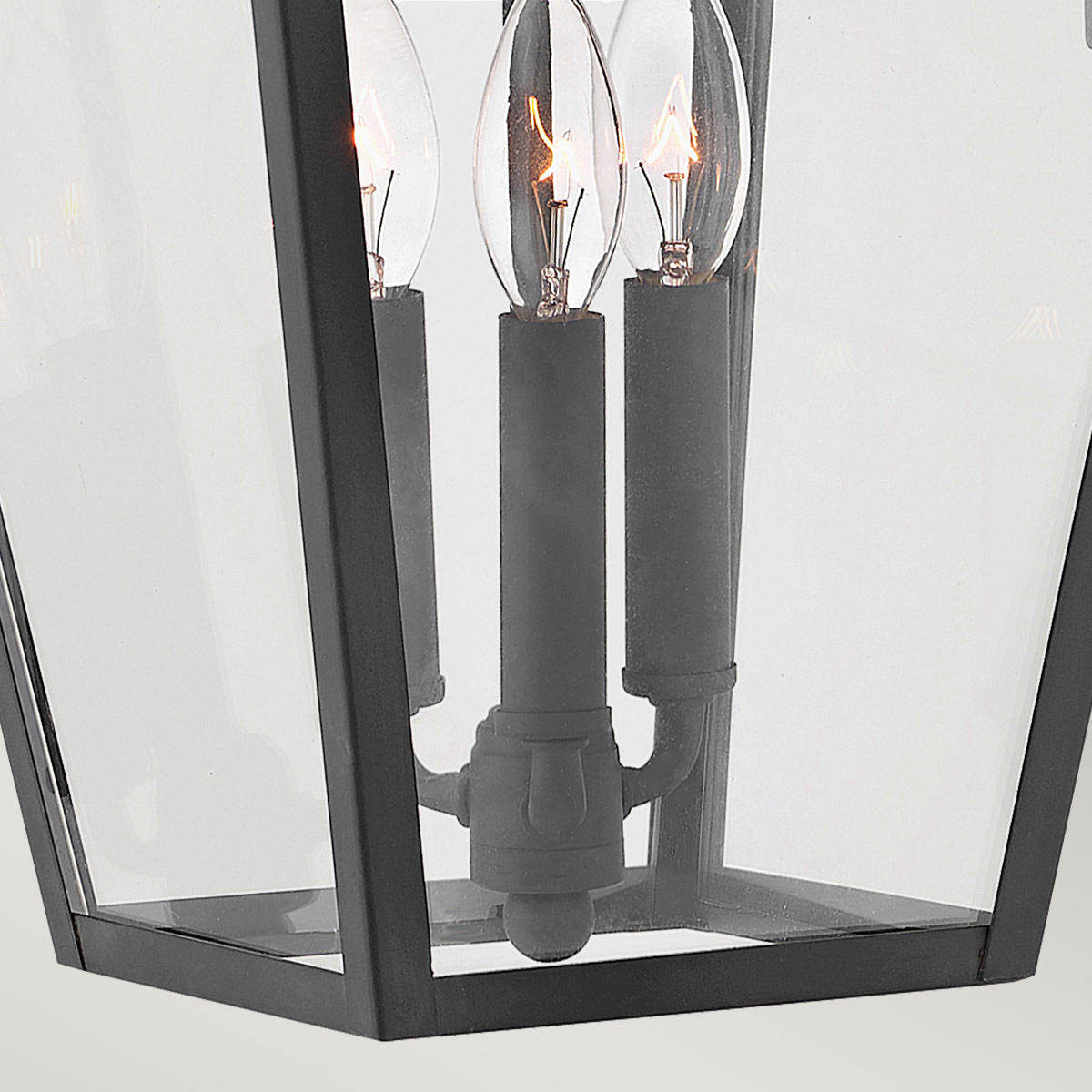 Alford Place 54cm Negro lámpara de exterior De Elstead Lighting - Alford Place &auml;r en klassisk och elegant fasadlampa som kombinerar tidl&ouml;s design med h&ouml;g kvalitet.