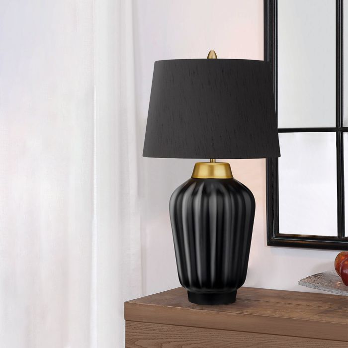 Bexley 56cm Negro lámpara de mesa De Elstead Lighting - Den levereras med en avsmalnande lampsk&auml;rm i svart konstsilke med en m&auml;ssingf&auml;rgad insida, handgjord i Storbritannien.