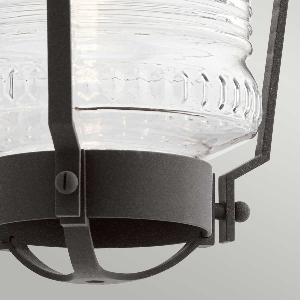 Chance Harbor 55cm Zinc lámpara de exterior De Elstead Lighting - Chance Harbor &auml;r en klassisk och robust fasadlampa med en design inspirerad av maritim stil.