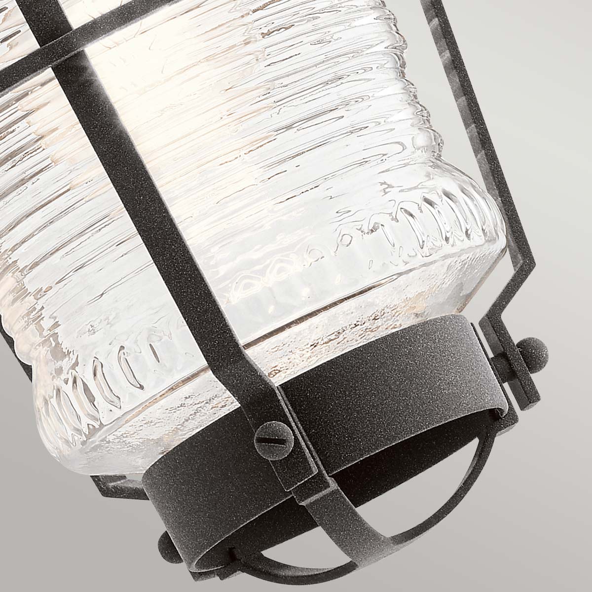 Chance Harbor 37cm Zinc lámpara de exterior De Elstead Lighting - Chance Harbor &auml;r en klassisk och robust fasadlampa med en design inspirerad av maritim stil.