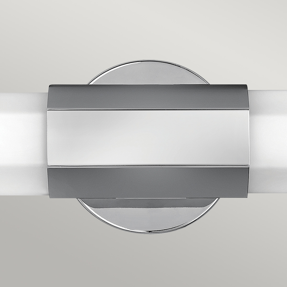 Facet 65cm Cromo lámpara de baño De Elstead Lighting - Facet es una lámpara de baño moderna y elegante que combina funcionalidad y estética.
