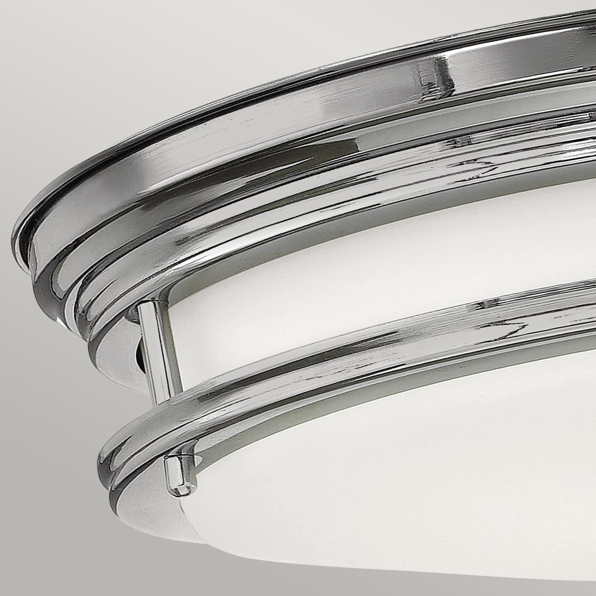 Hadrian Ø30 Cromo lámpara de baño De Elstead Lighting - La lámpara de techo Hadrian en aspecto cromado ofrece un diseño atemporal y elegante y, con su grado de protección IP44, es perfecta para baños.
