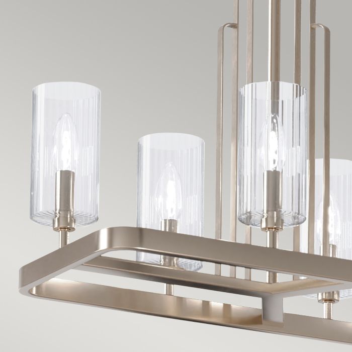 Kimrose 114cm Níquel Lámpas de techo De Elstead Lighting - Las pantallas de vidrio cilíndricas son transparentes y presentan ranuras verticales, creando un efecto de iluminación único y sutil.