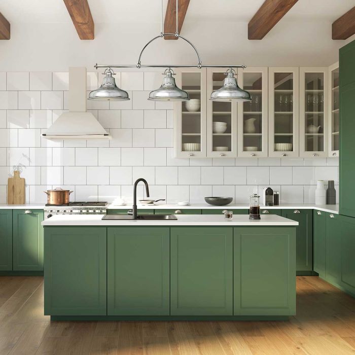 Emery 133cm Plata Lámpas de techo De Elstead Lighting - Emery es una l&aacute;mpara colgante cl&aacute;sica de estilo americano que a&ntilde;ade un toque de nostalgia y elegancia a tu hogar.