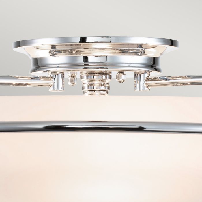 Griffin Ø42 Cromo plafón De Elstead Lighting - Den etsade sk&auml;rmen &auml;r vitm&aring;lad p&aring; insidan, vilket sprider ljuset j&auml;mnt och skapar en behaglig belysning i hemmet.