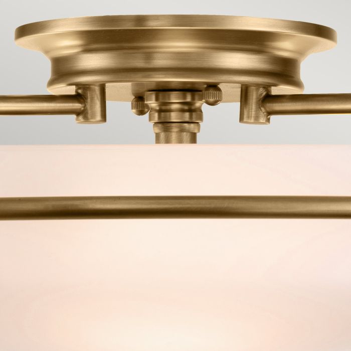 Griffin Ø42 Latón plafón De Elstead Lighting - Den etsade sk&auml;rmen &auml;r vitm&aring;lad p&aring; insidan, vilket sprider ljuset j&auml;mnt och skapar en behaglig belysning i hemmet.