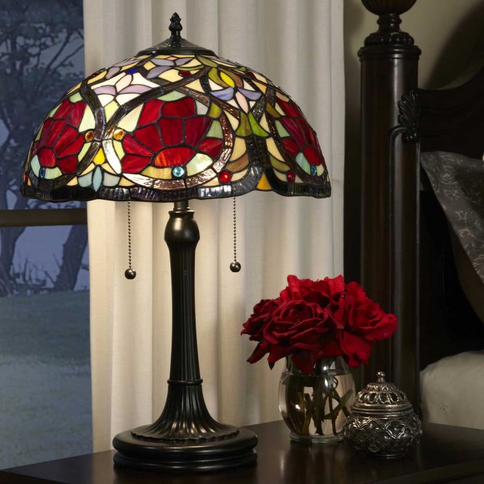 Larissa 58cm Multicolor De Elstead Lighting - La base de la lámpara a juego con su acabado en bronce vintage complementa el diseño y subraya su expresión atemporal y sofisticada.