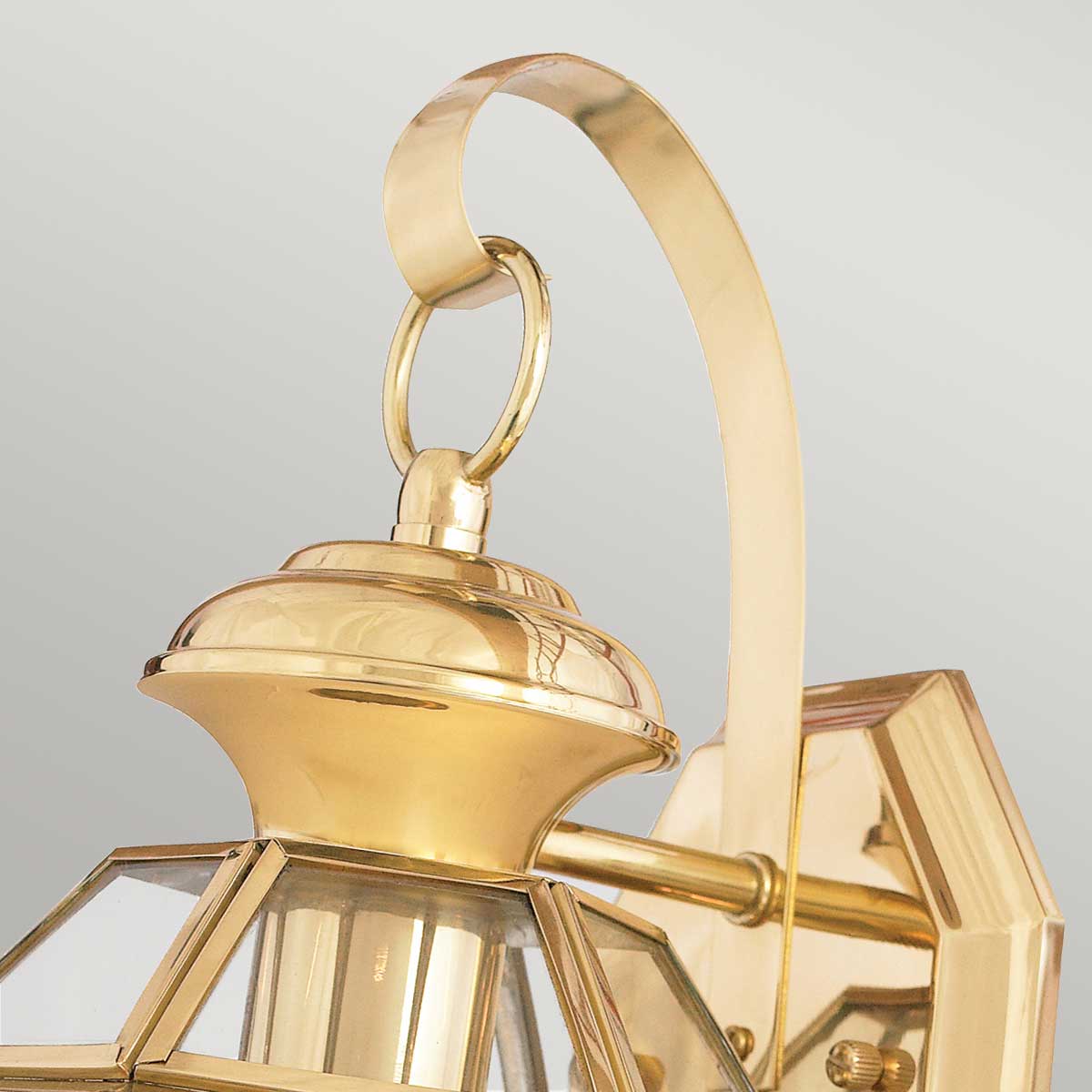 Newbury Latón pulido lámpara de exterior De Elstead Lighting - La l&aacute;mpara de pared Newbury, de lat&oacute;n lacado y pulido, aporta a tu hogar una iluminaci&oacute;n de fachada elegante y atemporal.
