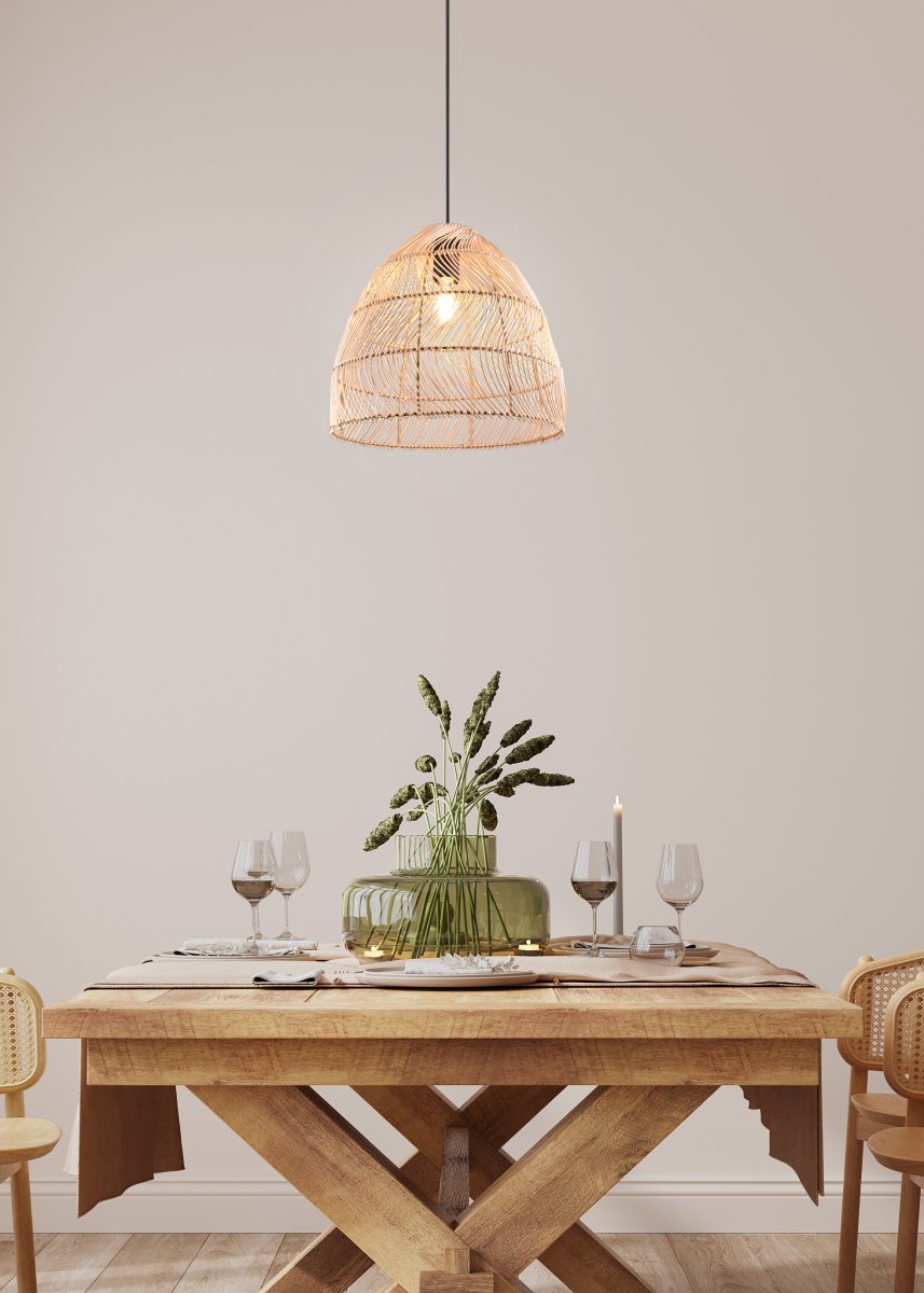 Rike Ø35 Naturaleza Lámpas de techo De Trio Lighting - El diseño moderno de ratán natural convierte esta lámpara en un punto de atracción en el salón y se integra armoniosamente en diferentes estilos de interior.