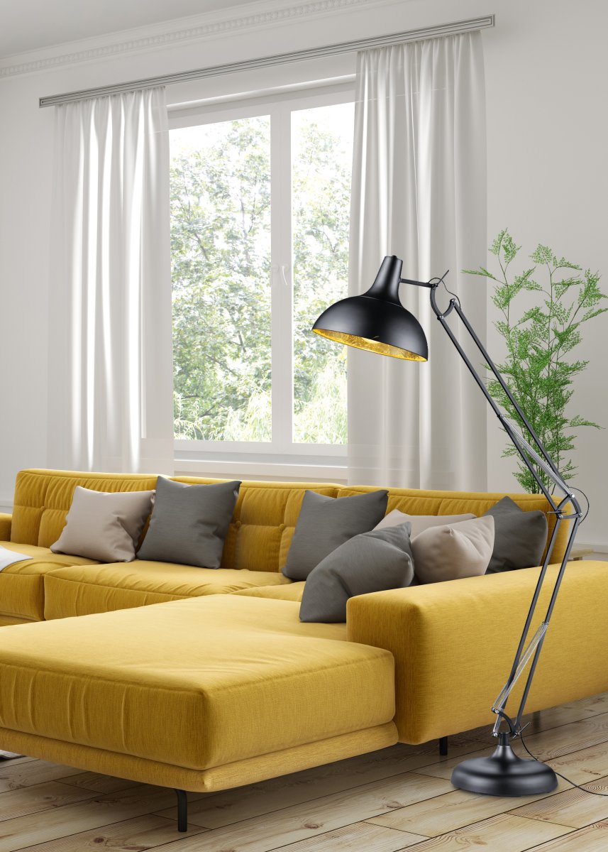 Salvador Negro lámpara de pie De Trio Lighting - Ya sea colocado junto al sof&aacute; o utilizado como un elemento de dise&ntilde;o independiente en el pasillo, la sala de estar o el dormitorio, Salvador agrega un toque moderno a su hogar y se convierte en un elemento destacado y elegante.