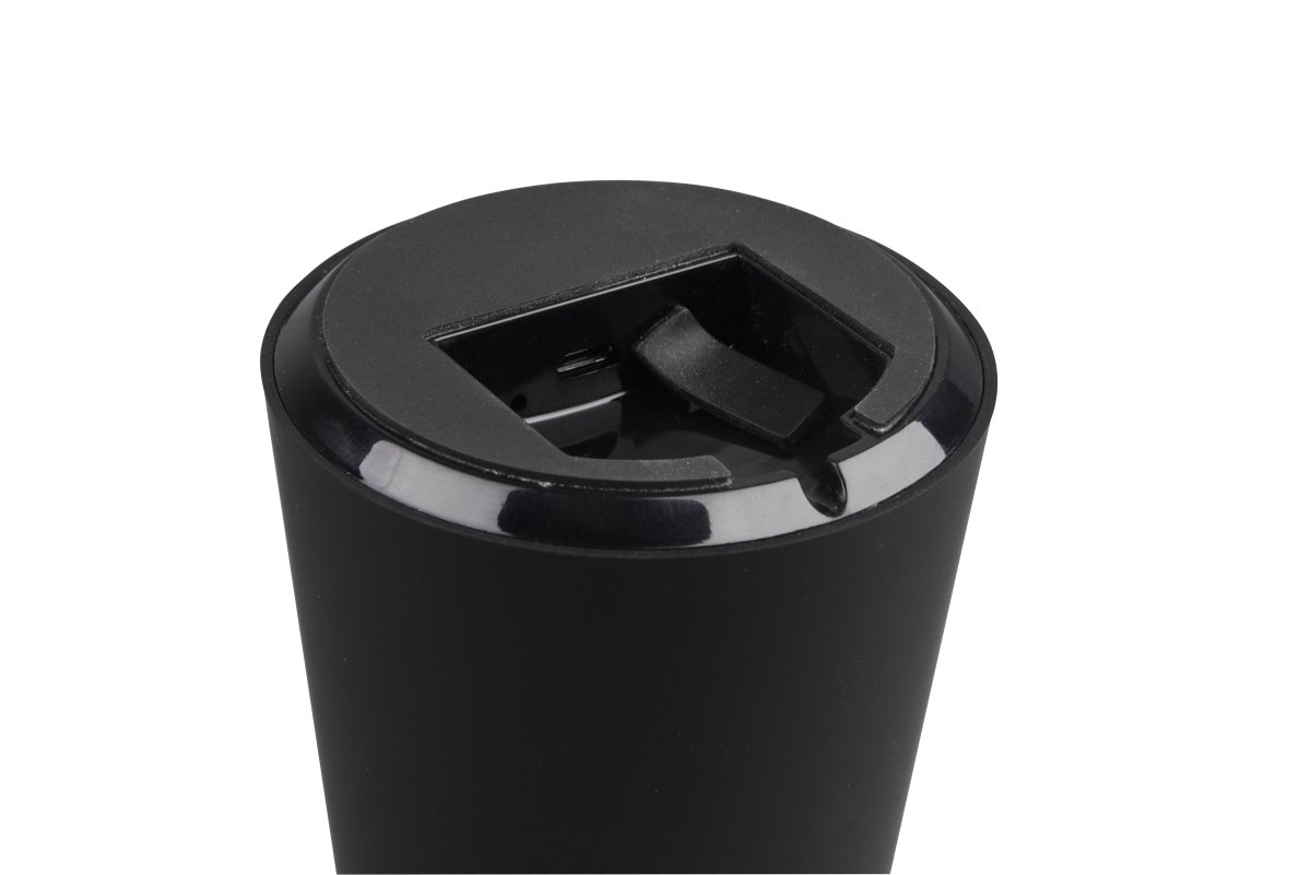 Lennon 22cm Negro portátil De Trio Lighting - La l&aacute;mpara de mesa Lennon combina un dise&ntilde;o elegante con una funci&oacute;n pr&aacute;ctica y es perfecta para uso en interiores y exteriores.