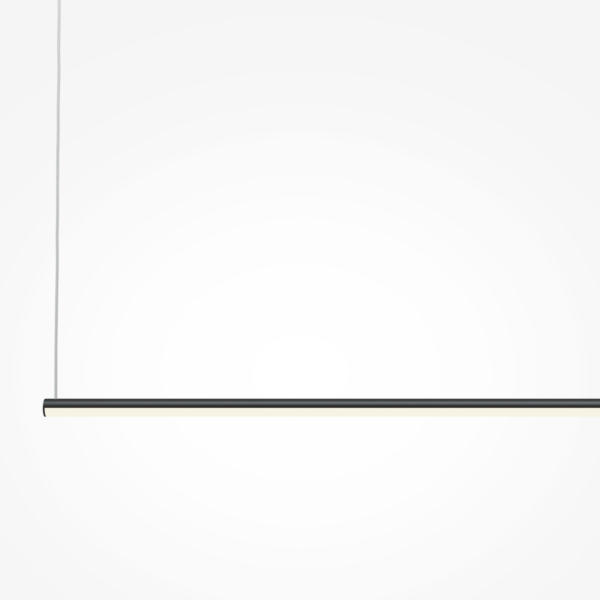 Halo 120cm Negro Lámpas de techo De Maytoni - Su forma simple y elegante la convierte en una solución de iluminación versátil que se adapta tanto a interiores modernos como industriales, al tiempo que sirve como una discreta declaración de estilo.