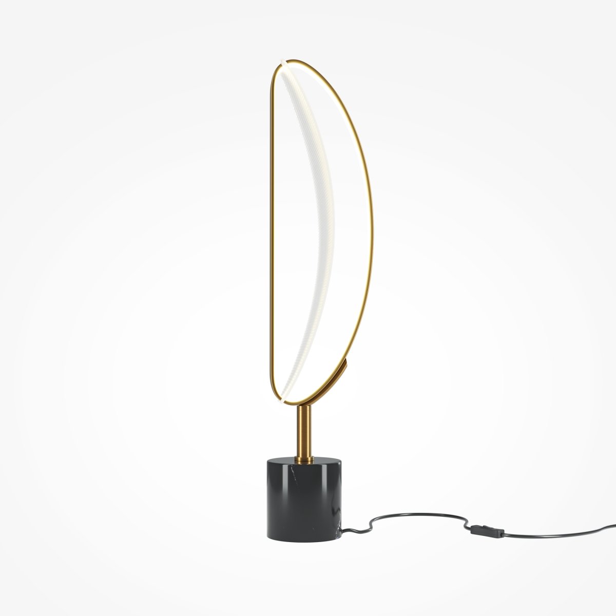 Breeze 63cm Latón lámpara de mesa De Maytoni - La forma única de la lámpara emite una luz suave y agradable, lo que la hace perfecta como fuente de luz decorativa en su sala de estar.