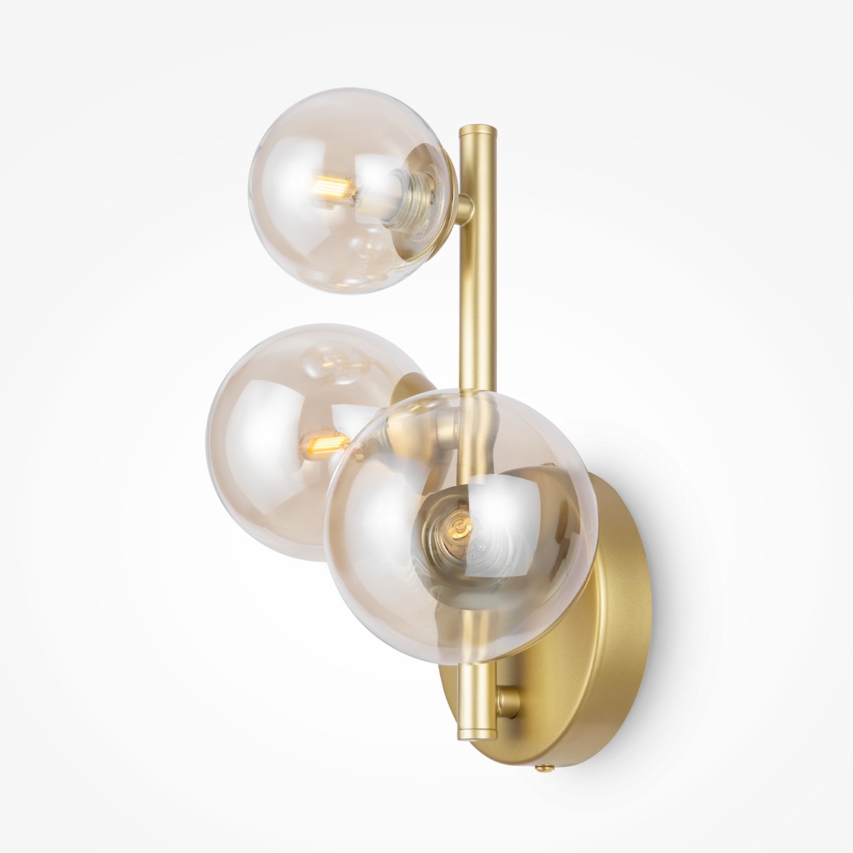 Dallas 25cm Oro lámpara de pared De Maytoni - Dallas, con sus tres fuentes de luz, es una elegante y moderna lámpara de pared que combina estilo y funcionalidad.