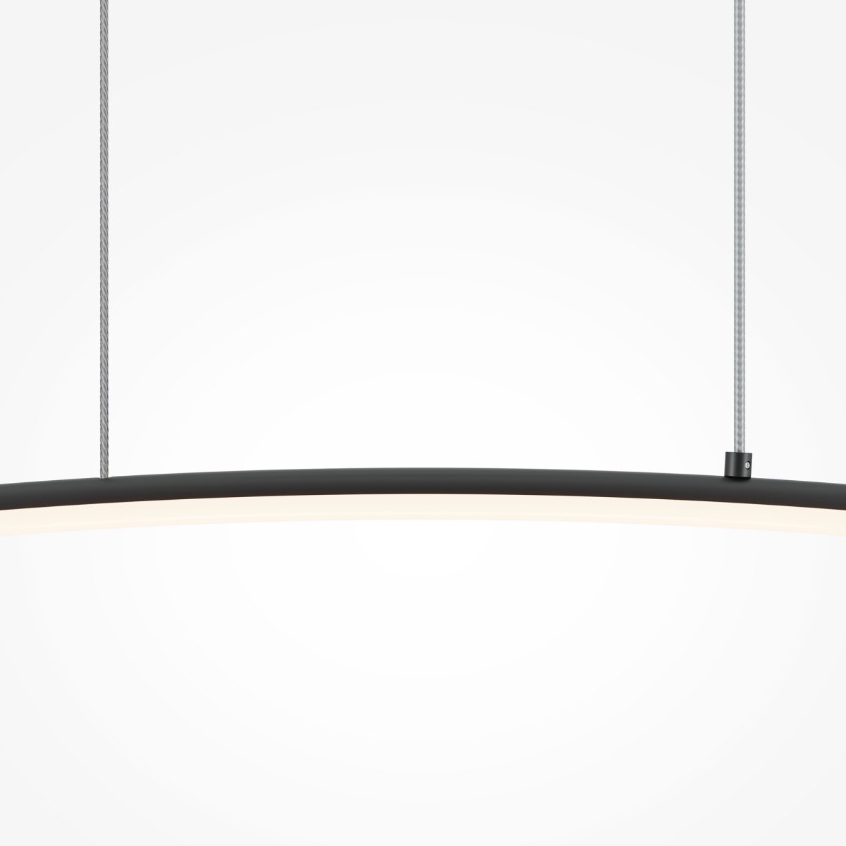 Light Reflection 98cm Negro Lámpas de techo De Maytoni - La temperatura de color se puede ajustar desde 3000 K de luz blanca cálida hasta 4000 K de luz blanca, lo que permite adaptar la luz de forma óptima al estado de ánimo correspondiente.