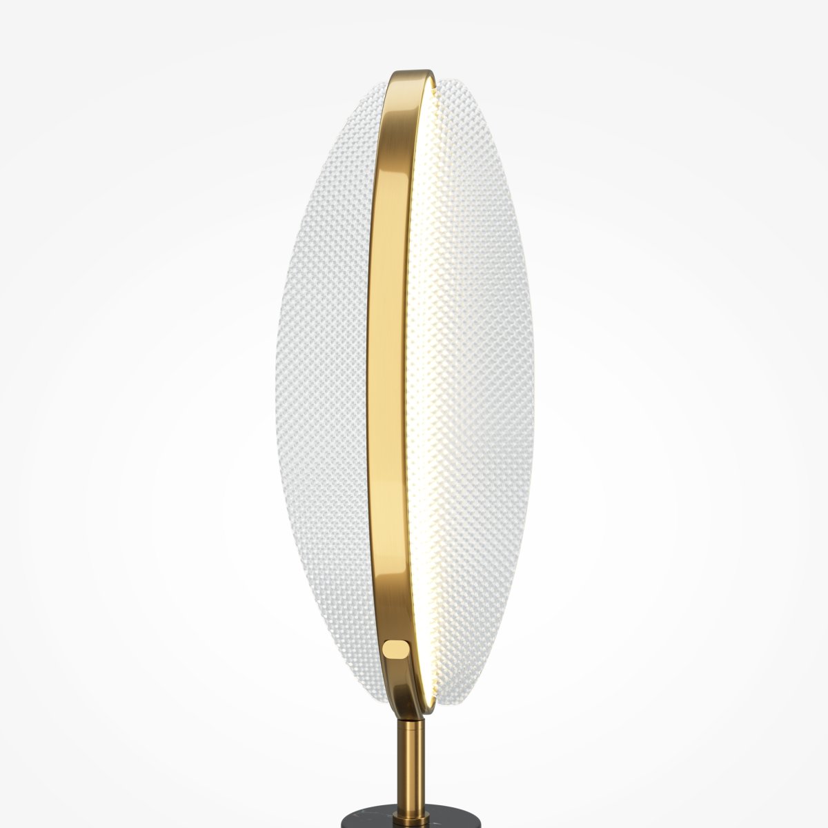 Breeze 63cm Latón lámpara de mesa De Maytoni - La forma única de la lámpara emite una luz suave y agradable, lo que la hace perfecta como fuente de luz decorativa en su sala de estar.