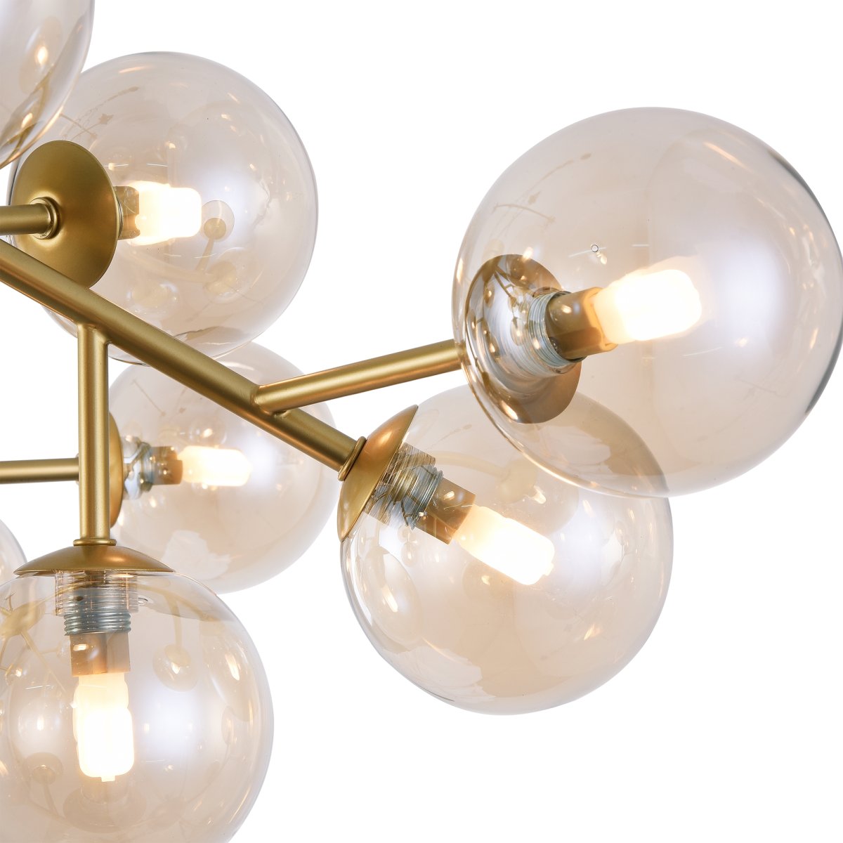 Dallas 20 Oro plafón De Maytoni - Su diseño único, con cúpulas redondas de vidrio en diferentes direcciones, crea un juego de luz dramático y elegante que llena la habitación de calidez y carácter.