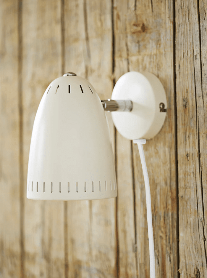 Dynamo Blanco lámpara de lectura De Superliving - F&aacute;cil de instalar y adecuado para todos los estilos de interiores, Dynamo es la combinaci&oacute;n perfecta de funci&oacute;n y estilo.
