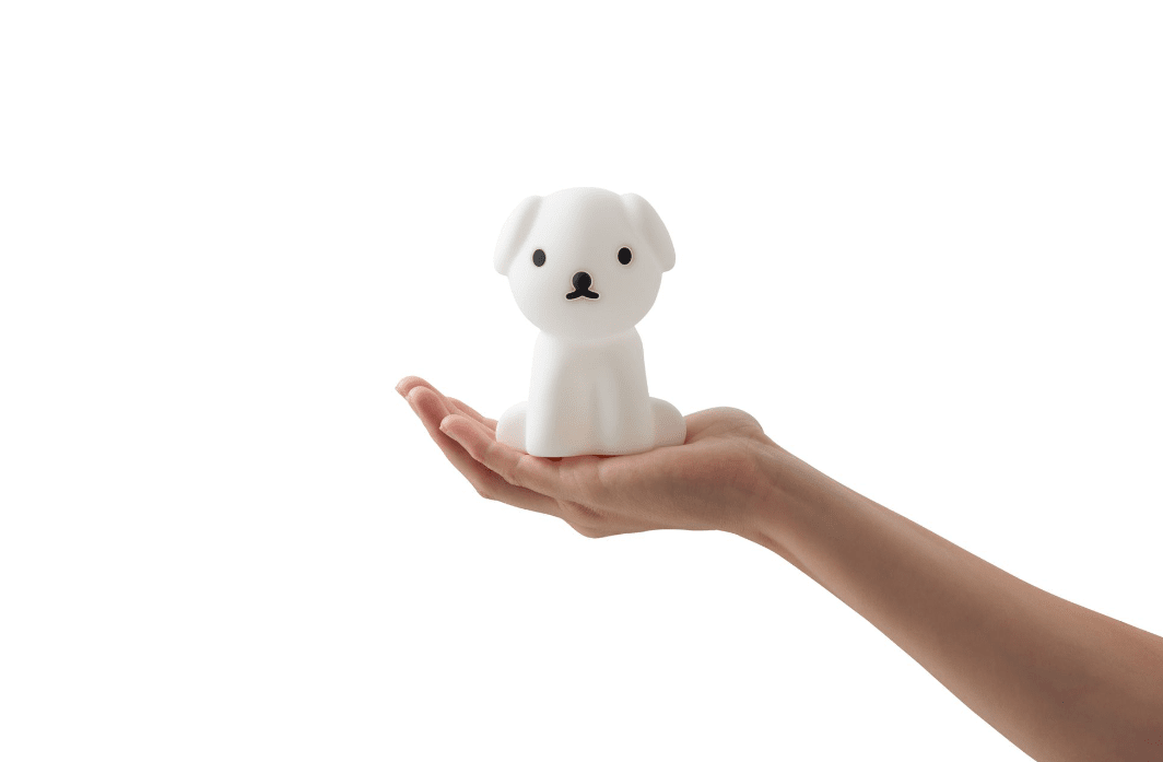 Bundle of Light - Snuffy Mini Blanco lámpara infantil De Mr Maria - Trae un poco de luz y alegría a tu día y a tu hogar con esta encantadora lámpara Snuffy.