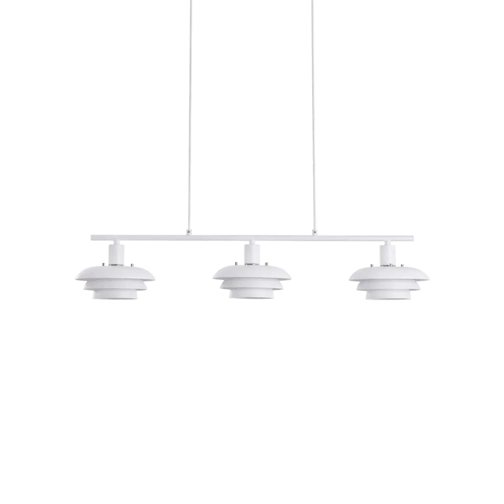 Stealth 86cm Blanco Lámpas de techo De Nordic Lighting - La elegante l&aacute;mpara de techo Stealth, fabricada en metal blanco con tres pantallas orientadas hacia abajo, proporciona una luz agradable y focalizada, ideal sobre una mesa de comedor o en la cocina.
