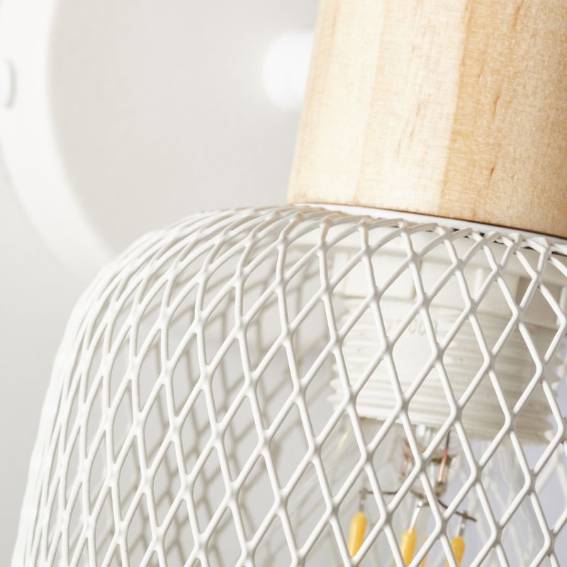 Giada 15cm Blanco lámpara de pared De Brilliant - La paleta de colores claros transmite una sensaci&oacute;n de ligereza, mientras que el elemento de madera crea un hermoso contraste entre materiales naturales y tecnolog&iacute;a moderna.
