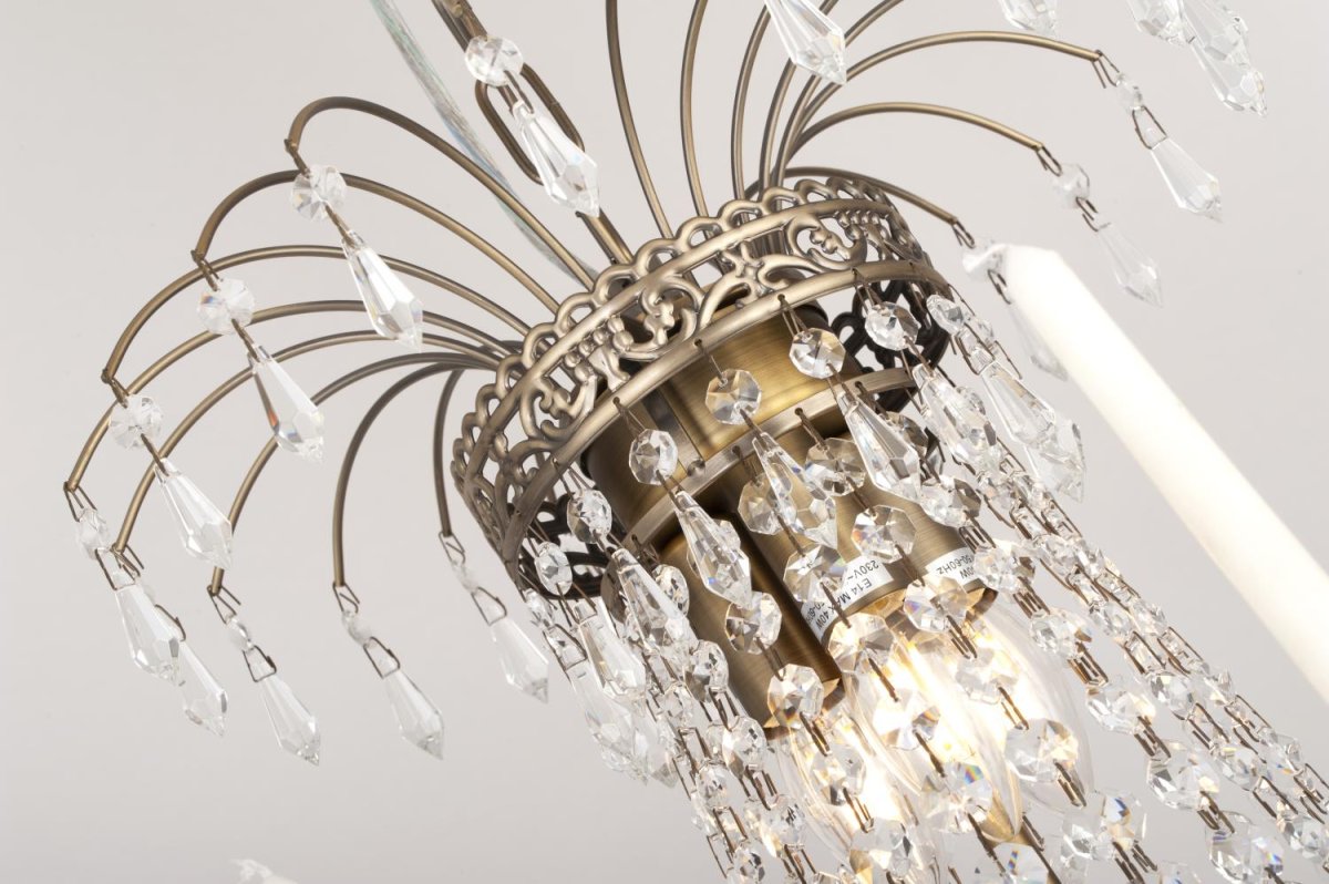 Empire Classic Ø55 Latón antiguo cristal De Norrsken Design - Esta magnífica lámpara de araña de cristal con acabado antiguo añade una sensación atemporal de elegancia y encanto a cualquier habitación.