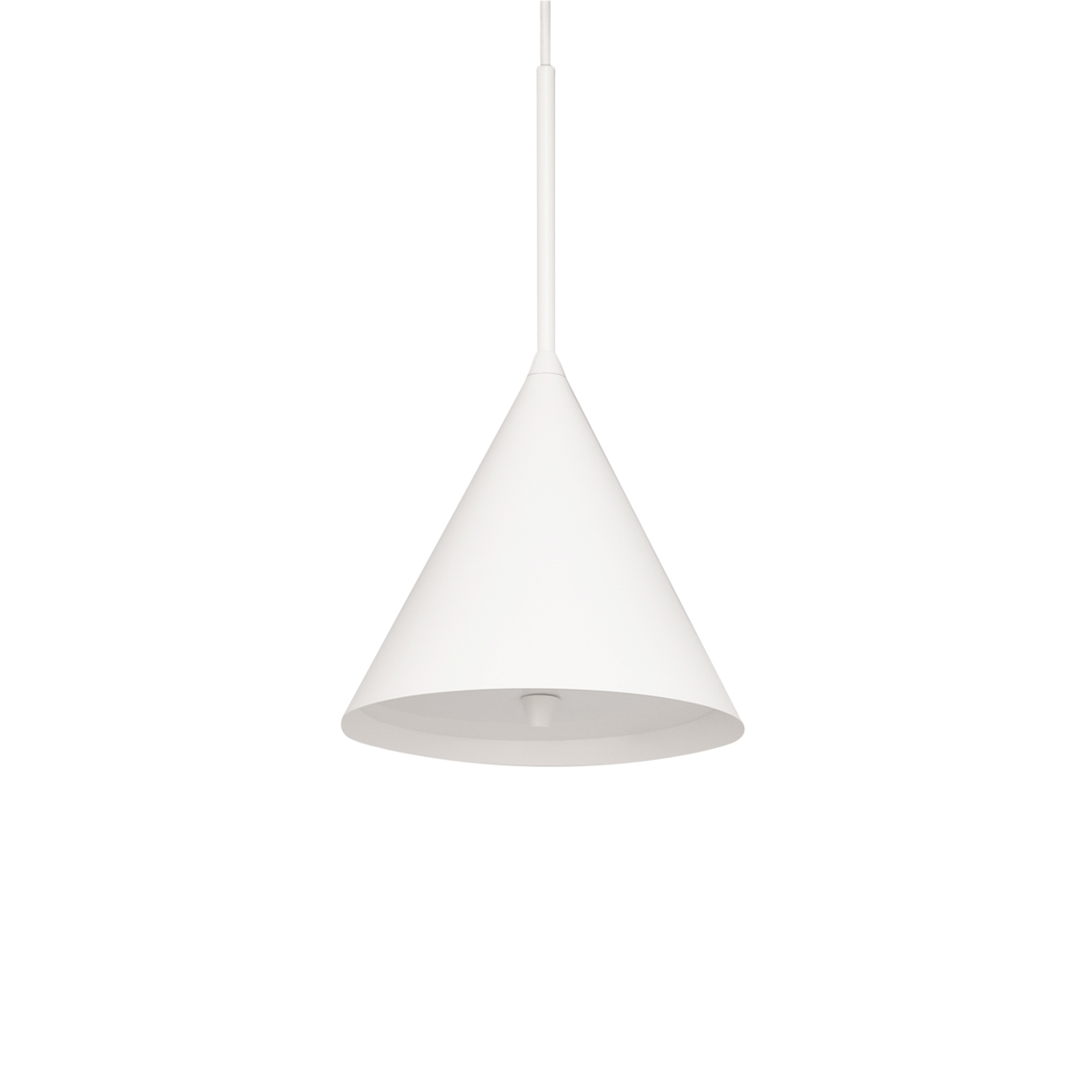 Idre Ø20 Vit Lámpas de techo De Armaturhantverk - Nedtill har lampan en akrylsk&auml;rm som bidrar till en j&auml;mn ljusspriding men ocks&aring; till att undvika bl&auml;ndning.