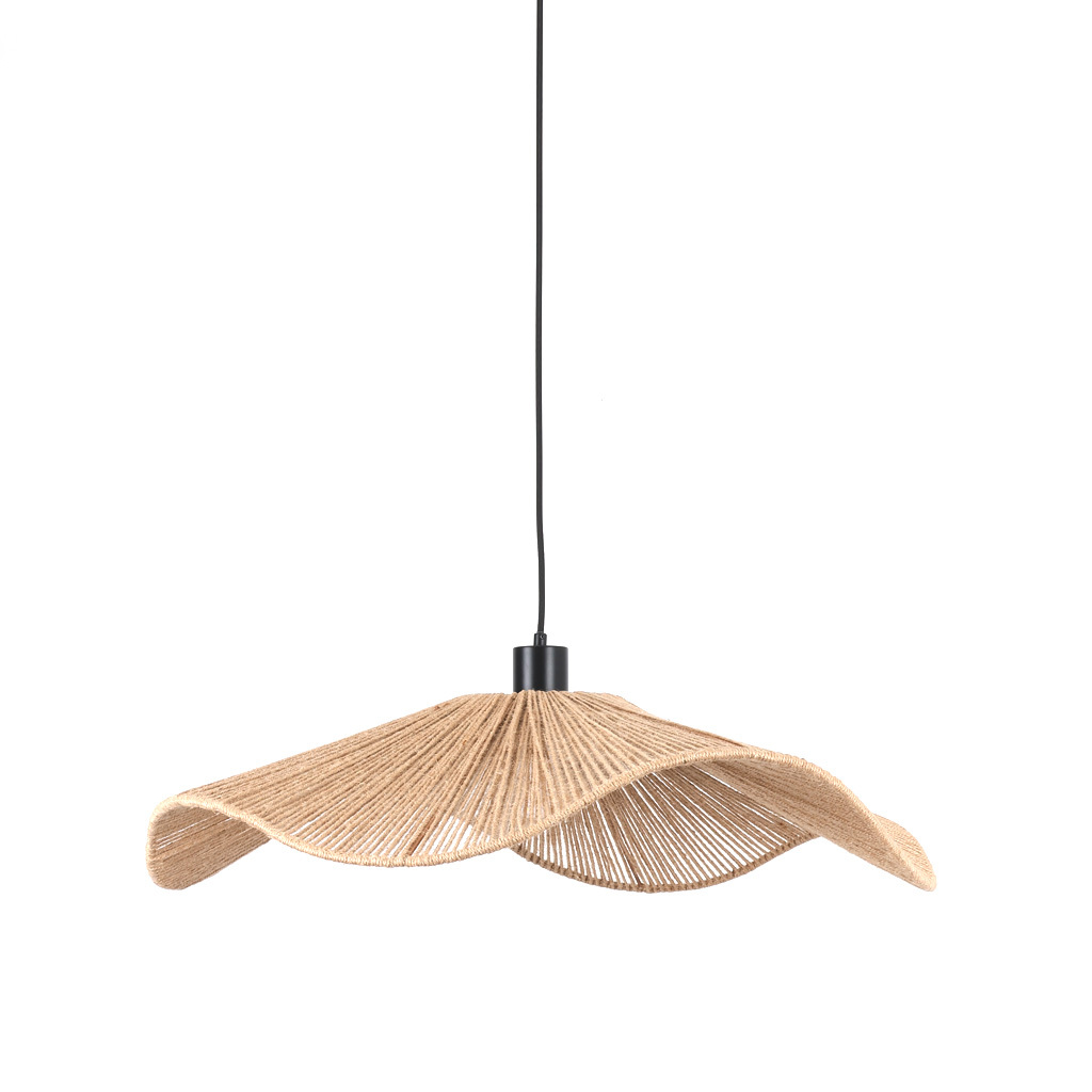 Rocca Ø70 Naturaleza Lámpas de techo De Nordic Lighting - La pantalla est&aacute; envuelta en cuerda de yute natural, lo que le confiere un aspecto ligero y vibrante.