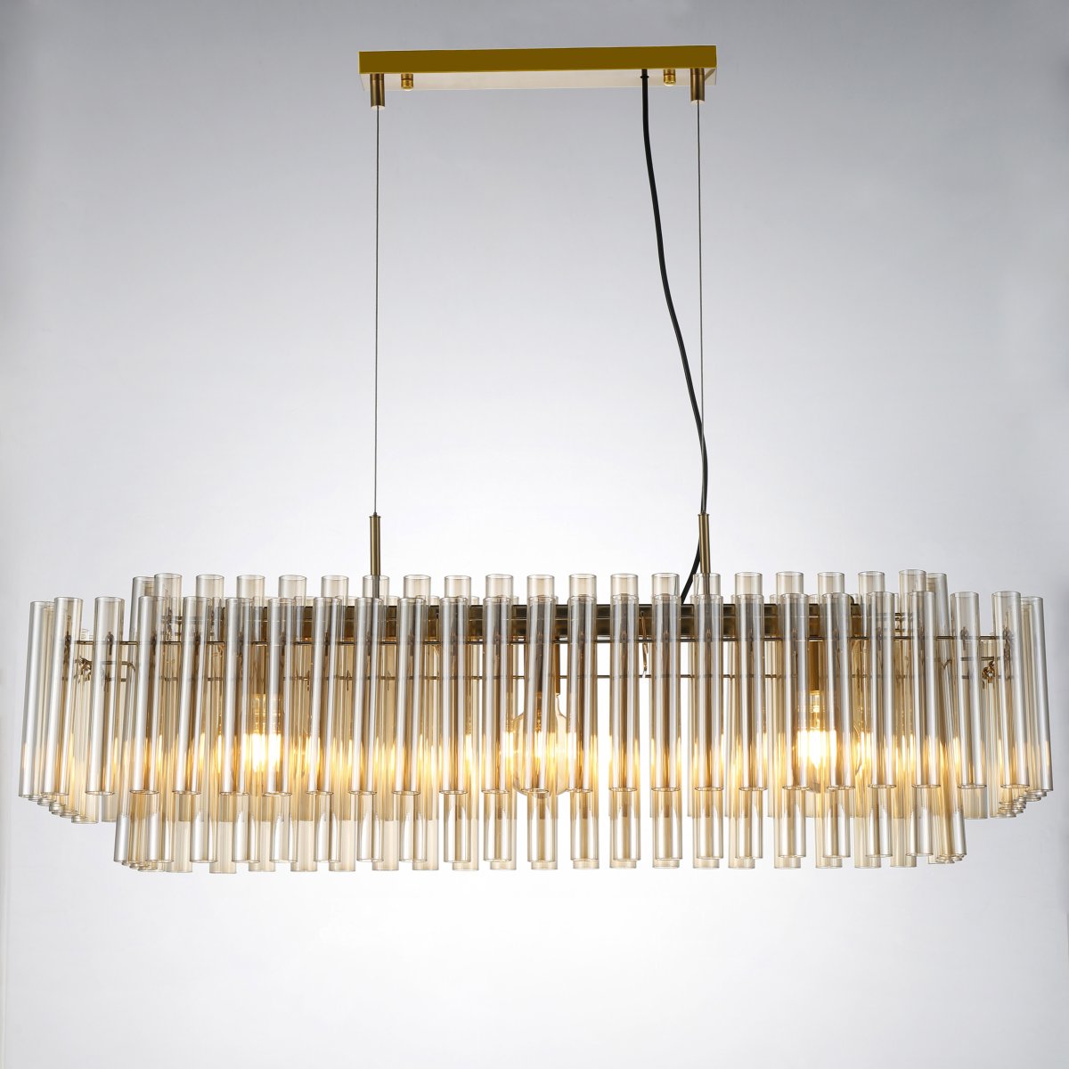 Lancaster 105cm Latón/ámbar cristal De Lampan - El cuerpo met&aacute;lico con acabado de lat&oacute;n realza su aspecto sofisticado y le confiere a Lancaster un car&aacute;cter atemporal que embellece toda la estancia.
