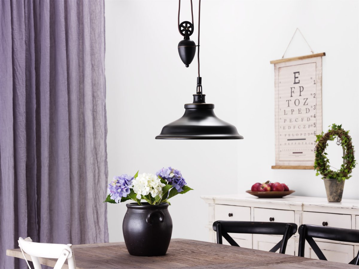 New Haven Ø37 Negro antiguo Lámpas de techo De Cottex - Su robusta construcción de metal y su suspensión de cadena le dan un toque industrial y son perfectos para crear un ambiente moderno en la cocina o el comedor.