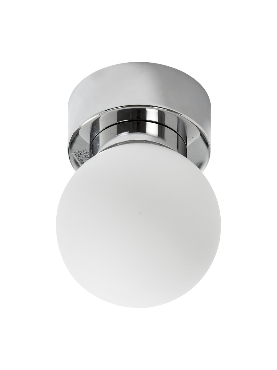 Sandhamn Ø7 Cromo lámpara de baño De Armaturhantverk - La l&aacute;mpara de techo para ba&ntilde;o Sandhamn es una soluci&oacute;n de iluminaci&oacute;n elegante y funcional que a&ntilde;ade un toque de lujo a su ba&ntilde;o.