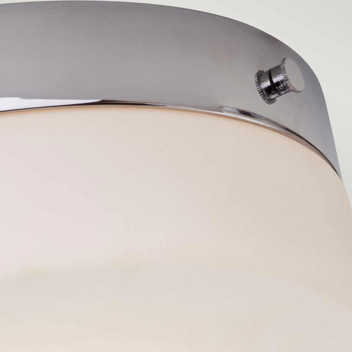 Tamar Ø30 Cromo pulido lámpara de baño De Elstead Lighting - La lámpara de techo Tamar en cromo pulido es una solución de iluminación elegante y funcional, perfecta para baños gracias a su grado de protección IP44, pero también es adecuada para pasillos y estancias con techos bajos.