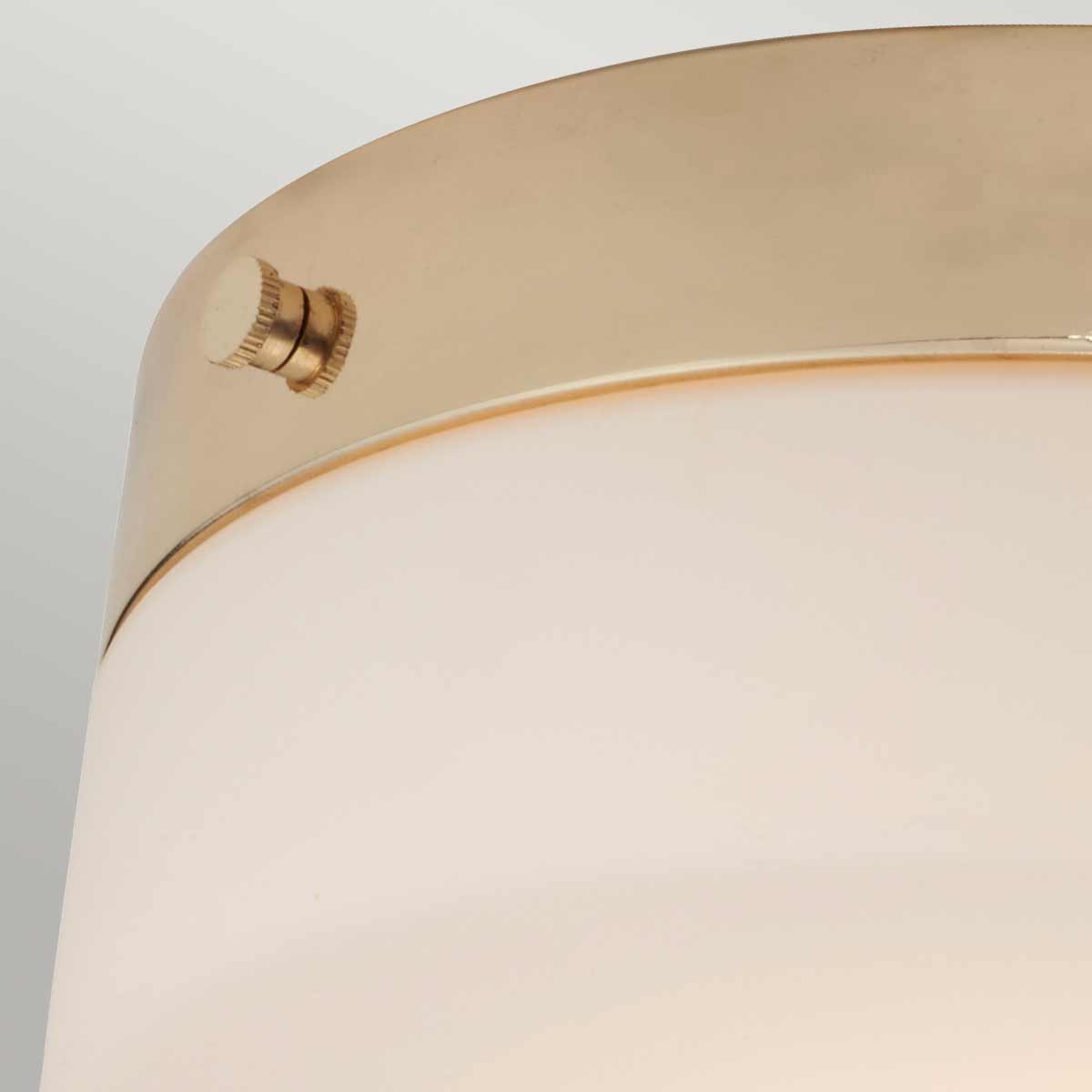Tamar Ø30 Oro pulido lámpara de baño De Elstead Lighting - La lámpara de techo Tamar en oro pulido es una solución de iluminación elegante y funcional, perfecta para baños gracias a su grado de protección IP44, pero también es adecuada para pasillos y habitaciones con techos bajos.