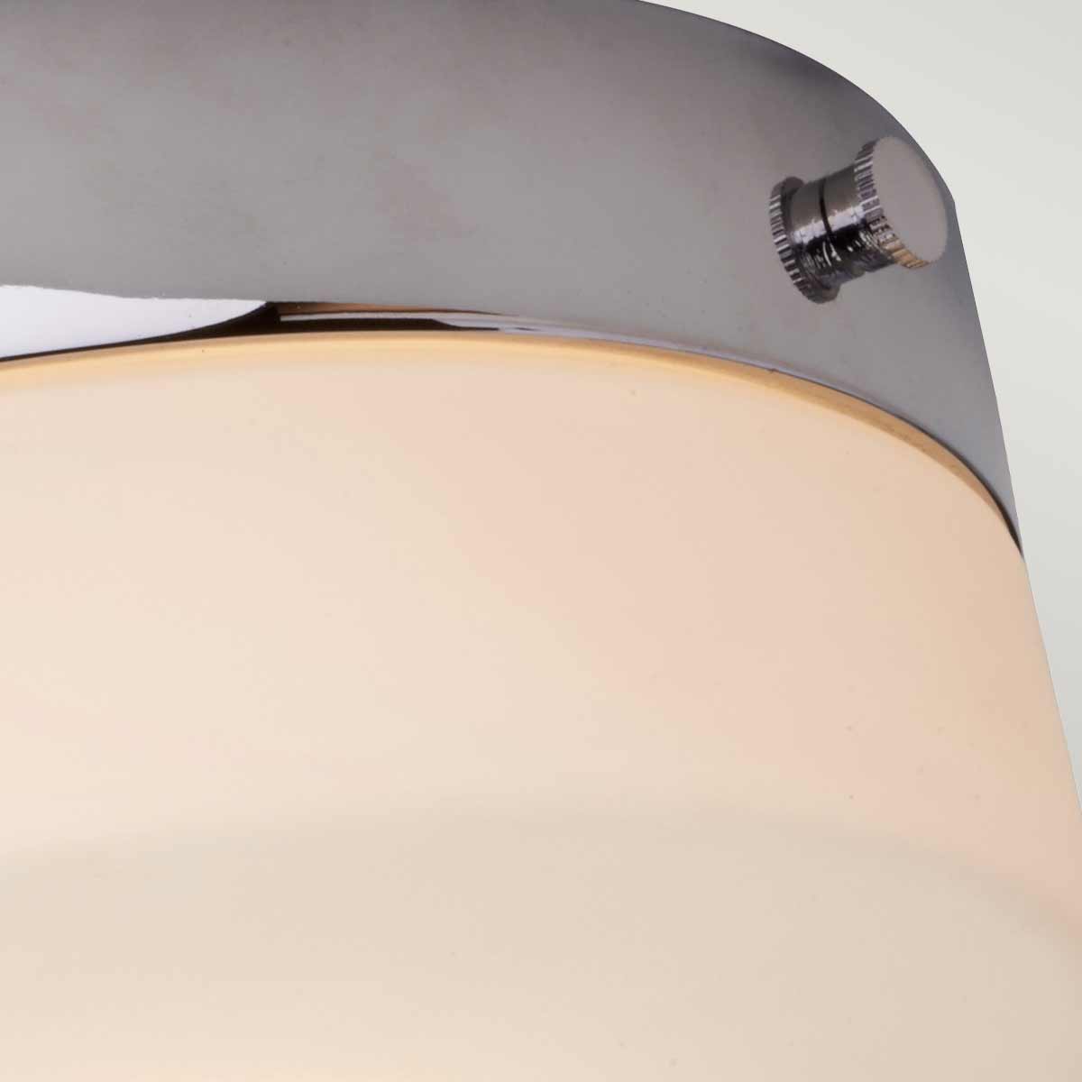 Tamar Ø24 Cromo pulido lámpara de baño De Elstead Lighting - La lámpara de techo Tamar en cromo pulido es una solución de iluminación elegante y funcional, perfecta para baños gracias a su grado de protección IP44, pero también es adecuada para pasillos y estancias con techos bajos.