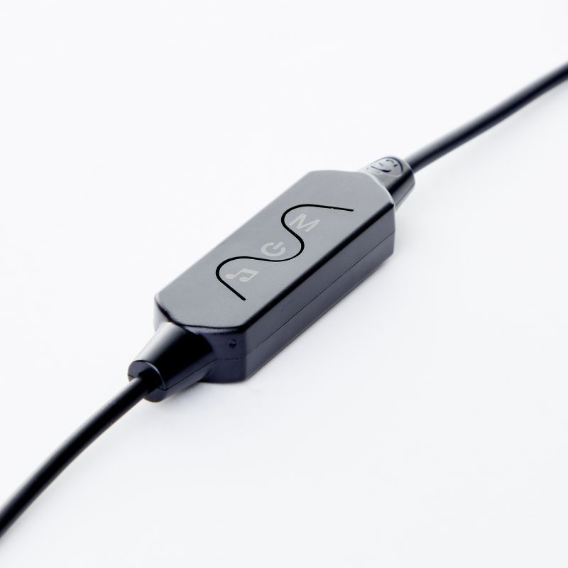 Neele 50cm Negro lámpara de mesa De Brilliant - Gracias a su LED RGB, dispone de una amplia selecci&oacute;n de colores y efectos, lo que le permite adaptar f&aacute;cilmente la luz a su estado de &aacute;nimo y a la ocasi&oacute;n.