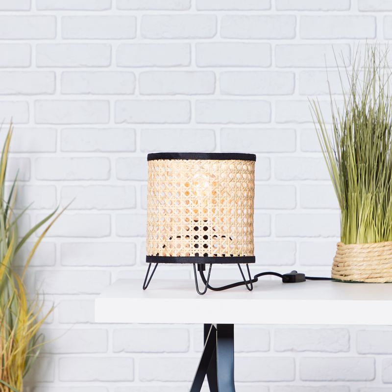 Wiley 20cm Naturaleza lámpara de mesa De Brilliant - Wiley es una lámpara de mesa versátil, perfecta tanto para la iluminación ambiental de una mesita de noche como para la iluminación de acento de una sala de estar.