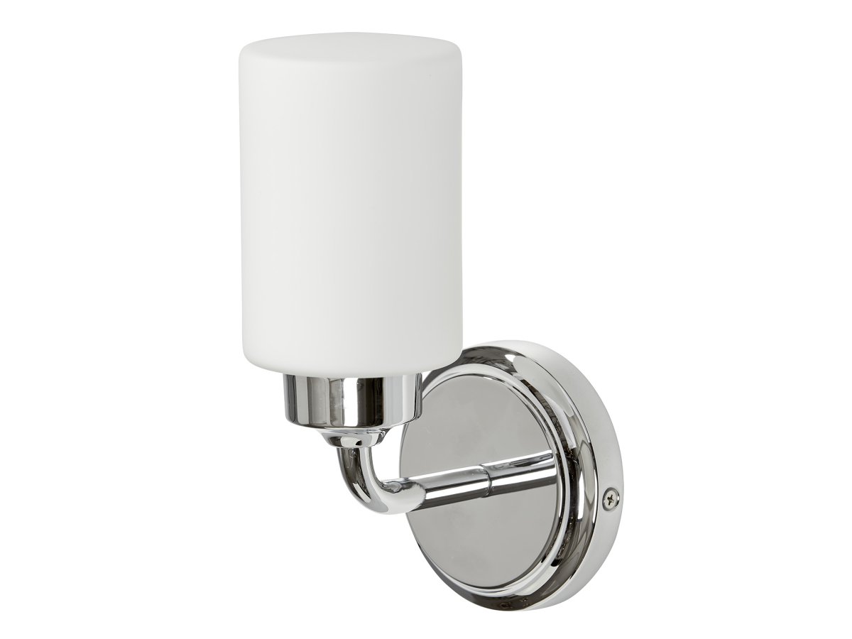 Boda 22cm Cromo lámpara de baño De Armaturhantverk - Con sus detalles cromados y pantalla de cristal blanco, emite una luz suave y agradable, perfecta para la iluminación de espejos o la iluminación general.