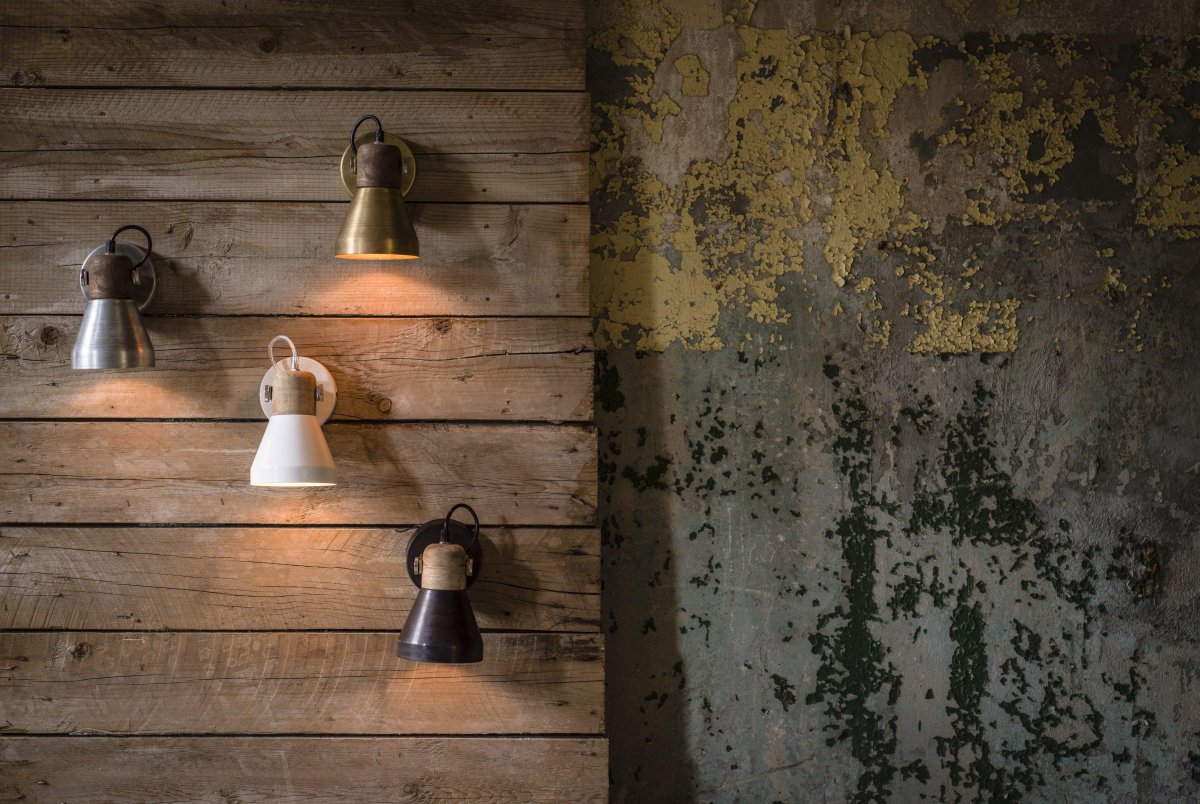 Ashby Ø15 Blanco lámpara de pared De PR Home - Nuestra fant&aacute;stica gama Ashby incluye apliques de pared, l&aacute;mparas de mesa y l&aacute;mparas de techo simples y dobles.