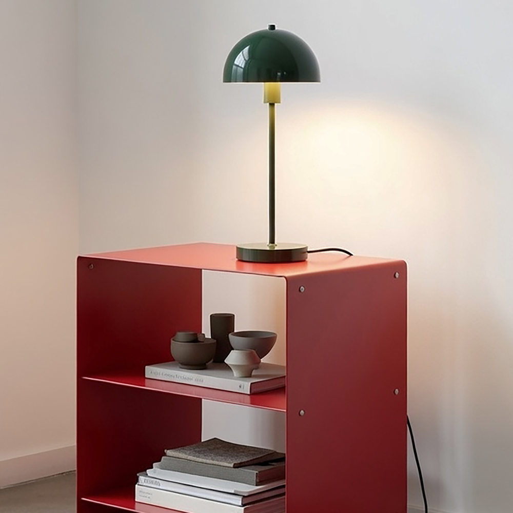 Vienda 48cm Hoja de roble verde lámpara de mesa De Herstal - La l&aacute;mpara encaja a la perfecci&oacute;n en el sal&oacute;n y el dormitorio, creando un ambiente elegante y c&aacute;lido.