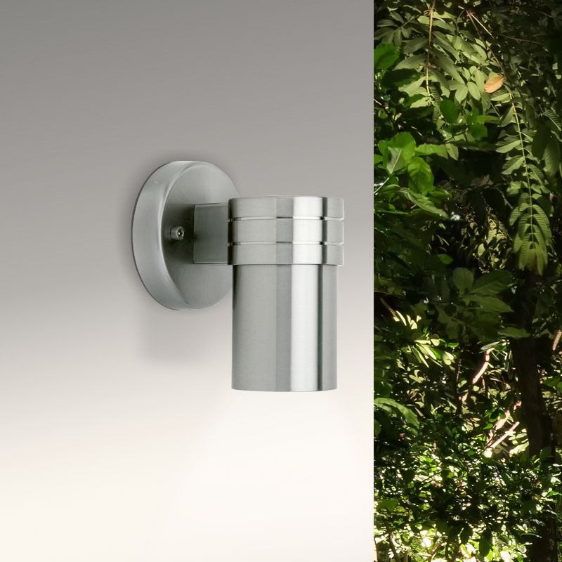 Hanni Acero lámpara de exterior De Brilliant - La lámpara de exterior Hanni está diseñada para iluminación decorativa y transforma una fachada sencilla en un impresionante juego de luces y sombras.